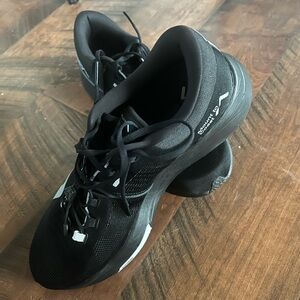 Mount to Coast R1 Men Shoes size 11